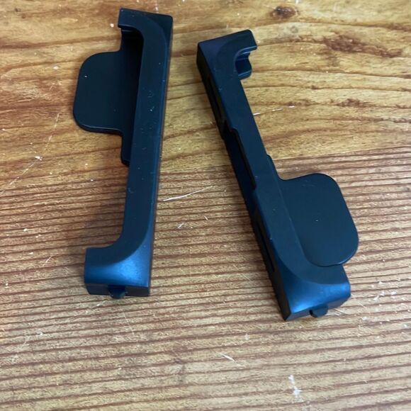 Razer Kishi Mobile Game controller for iPhone iOS Lightning port pass through - Picture 7 of 7